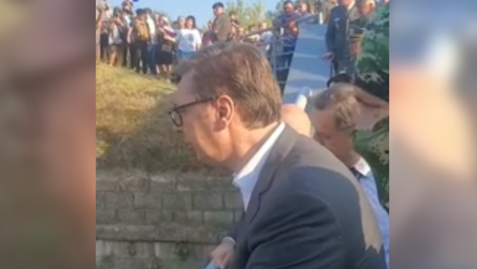 POD BUDNIM OKOM PREDSEDNIKA: "Nije to lako... mora da bude koncentrisan" - pripadnici Vojske Srbije pokazali svoje umeće (VIDEO)