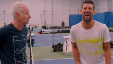 NOLE KAO MEKINRO Đoković imitirao legendarnog tenisera i "umirao" od smeha, osvanuo hit snimak sa US Opena pre osvajanja titule (VIDEO)