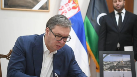 "SAOSEĆAMO SA TUGOM I BOLOM PRIJATELJSKOG NARODA"  Vučić se upisao u knjigu žalosti nakon poplava u Libiji (FOTO)