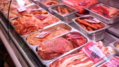 KAKO JE PROPALO MESNO CARSTVO U KOMŠILUKU: Vlasnik dao bivšem premijeru milion evra u "kutiji za viršle"