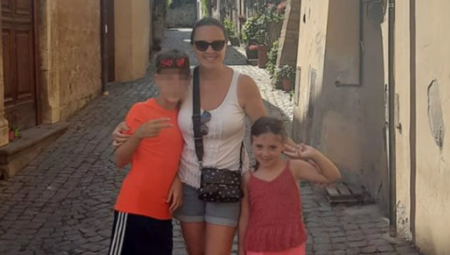 OVA DEVOJČICA (5) JE STRADALA KAD JE AVION PAO NA AUTOMOBIL Njen brat (12) se izvukao sa teškim povredama