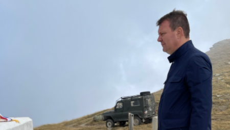 POLOŽIO VENAC PALIM BORCIMA Mirović na obeležavanju 105. godišnjice proboja Solunskog fronta na Kajmakčalanu