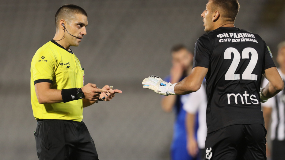 DVA PENALA ZA PREOKRET Fudbaleri Radnika pobesneli, da li su ispravno dosuđena oba jedanaesterca za Partizan? (VIDEO)