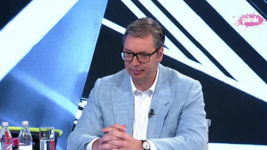 PREDSEDNIK SRBIJE O "SAGI" U OPOZICIONIM MEDIJIMA O PARIZERU "Oni koji me kritikuju su neuporedivo bogatiji od mene"