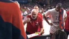 TEODOSIĆ VAM SE SMEJE U LICE Laso poludeo protiv Zvezde, održao minut odmora o kojem se priča