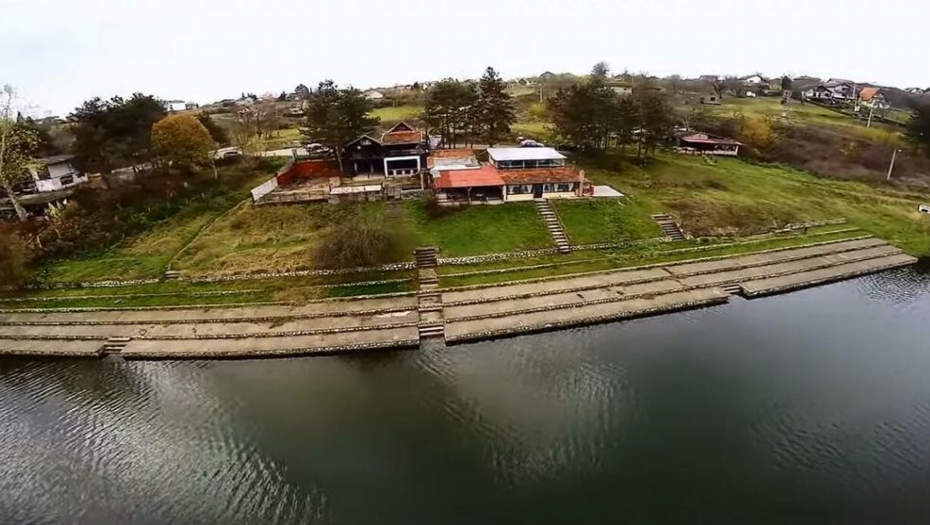 KUĆU NA JEZERU OD 120 KVADRATA MARKO DAJE ZA 43.000€: "Ljudi, nema prevare"