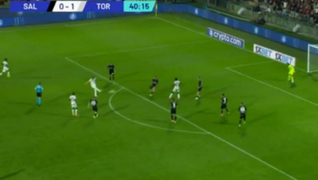 RADONJIĆ CEPA MREŽICU SALERNITANE Pogledajte gol i prelepu majstoriju reprezentativca Srbije (VIDEO)