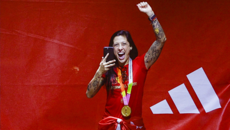 VATRENI POLJUBAC Španski nasilnik traži milion evra, skupa mu borba za nevinost, a tu su i ćerke...