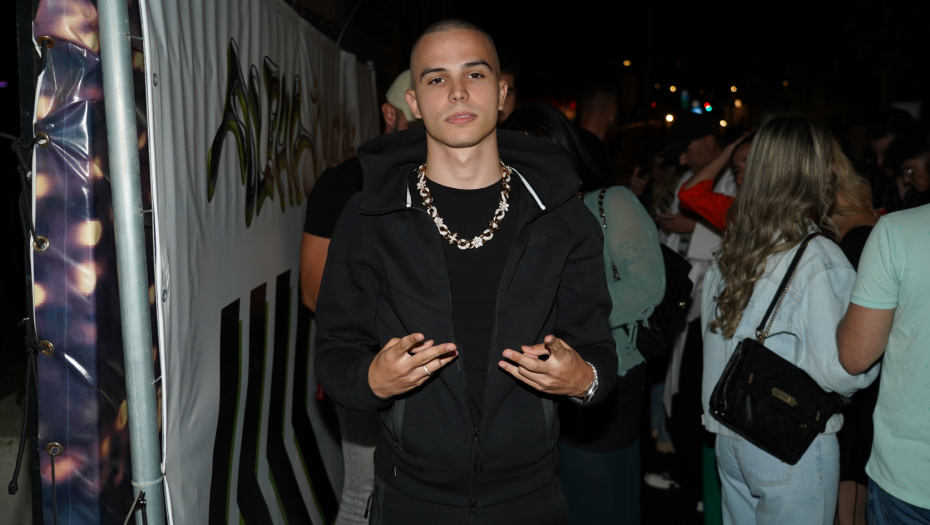 POZNATI REPER KUPUJE HOTEL Od muzike zaradio ogromne pare, već poseduje luks stan, a evo u šta će još da ulaže