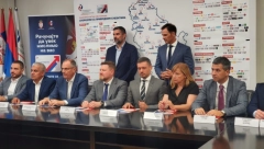PENZIONERSKE KARTICE NOVE GENERACIJE Potpisani ugovori između 16 preduzeća i PIO fonda, prisustvovao ministar Mali