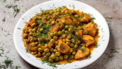 RECEPT ZA DINSTANI GRAŠAK SE NAJVIŠE TRAŽI Topi se u ustima i nema toga ko može da mu odoli