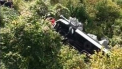 AUTOBUS SLETEO U PROVALIJU U CRNOJ GORI Vijesti: Najmanje troje poginulo