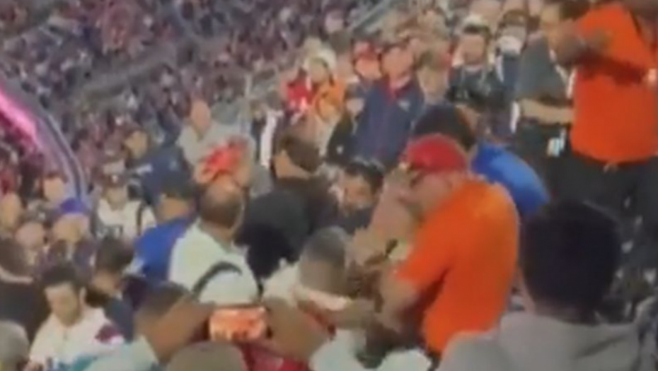NEZAPAMĆENJA TRAGEDIJA Navijač umro na NFL meču posle tuče i udarca u lice