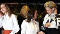 KRALJICA RANIJA ODUŠEVILA MODNIM IZBOROM U NJUJORKU Bela košulja i pencil suknja za čistu desetku