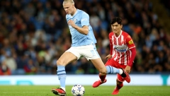 BIO JE NA SAMO PET METARA! Bivši igrač Čelzija pobesneo jer je Haland pogodio prečku