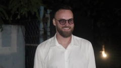SIJA OD SREĆE! Danijel Alibabić proslavlja rođenje drugog deteta, a evo ko je sve od poznatih ličnosti došao! (FOTO)