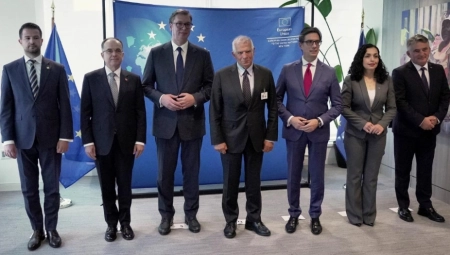 NAŠA ZEMLJA NASTAVLJA DA VODI ODGOVORNU I PRINCIPIJELNU POLITIKU Vučić sa liderima Zapadnog Balkana na neformalnom ručku kod Borelja