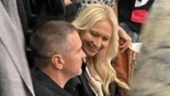 ALO PAPARACO! PODRŽALA BIVŠEG ZETA Majka Ane Nikolić u društvu unuke pratila Rastinu premijeru (FOTO+VIDEO)