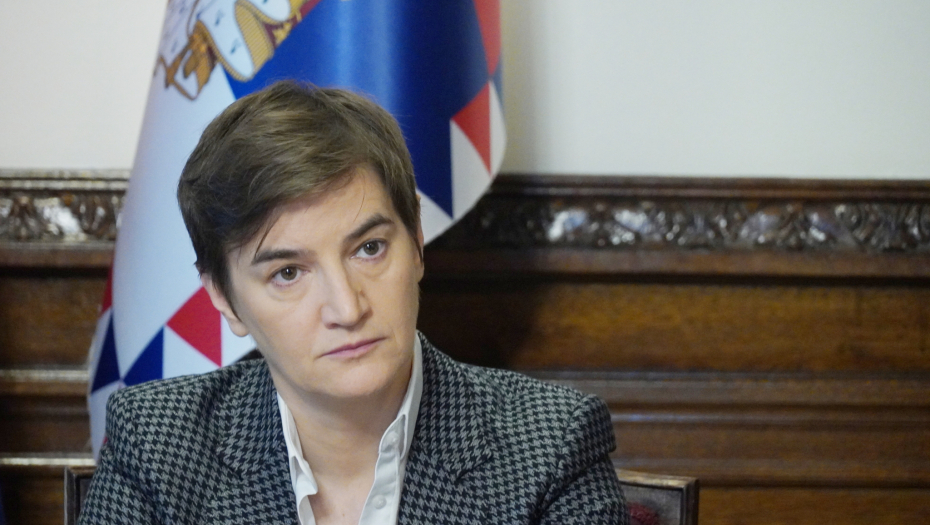 Brnabić: Prvi put uveden udžbenik na srpskom znakovnom jeziku