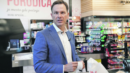 "UŠTEDEO SAM VIŠE OD 1.000 DINARA!" Siniša Mali napunio korpu namirnicama koje imaju oznaku "Bolja cena"