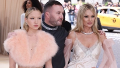 "NISI NIŠTA POSEBNO, NEMAŠ HARIZMU KAO TVOJA MAJKA" Ćerka Kejt Mos na meti zlih komentara, a ona im ovako zapušila usta