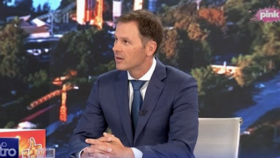 U DECEMBRU PROSEČNA PLATA 840 EVRA Siniša Mali: Borimo se za životni standard građana