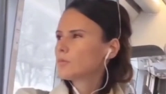 U OVU MAMU U GRADSKOM PREVOZU SU SVI GLEDALI Ono što je virilo ispod kaputa niko nije mogao da ignoriše