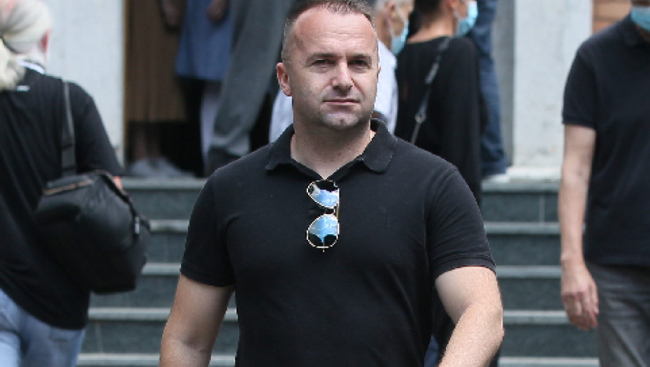 PRIČA O ČASTI, A BIJE ŽENSKO! Nasilnik Koroman otvoreno pljuvao po Srbima i lobirao za Đukanovića