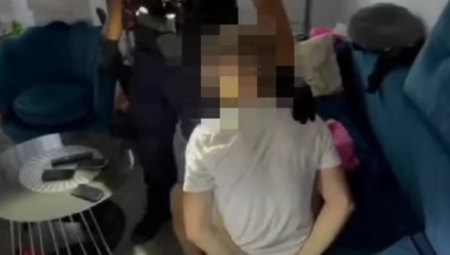 OVAKO JE BEOGRADSKA POLICIJA HAPSILA NARKO-DILERE Bacili su ih na pod, švercovali su 324 kilograma kokaina