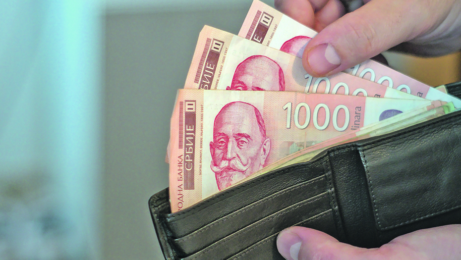 NOVAC STIŽE I ZA OVIH ŠEST GRUPA Pomoć države od 20.000 dinara neće se isplaćivati samo penzionerima!