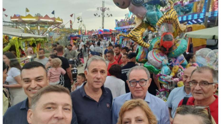VUČIĆ U UN BRANI SRBIJU, A ZELENOVIĆ I EKIPA SE PROVODE NA VAŠARU! Deo opozicije bez blama udario brigu na veselje, dok se predsednik bori za interese Srbije (FOTO)