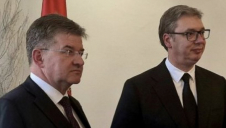 PREDSEDNIK SA LAJČAKOM Vučić u Njujorku razgovarao sa specijalnim izaslanikom EU za dijalog Beograda i Prištine (FOTO)