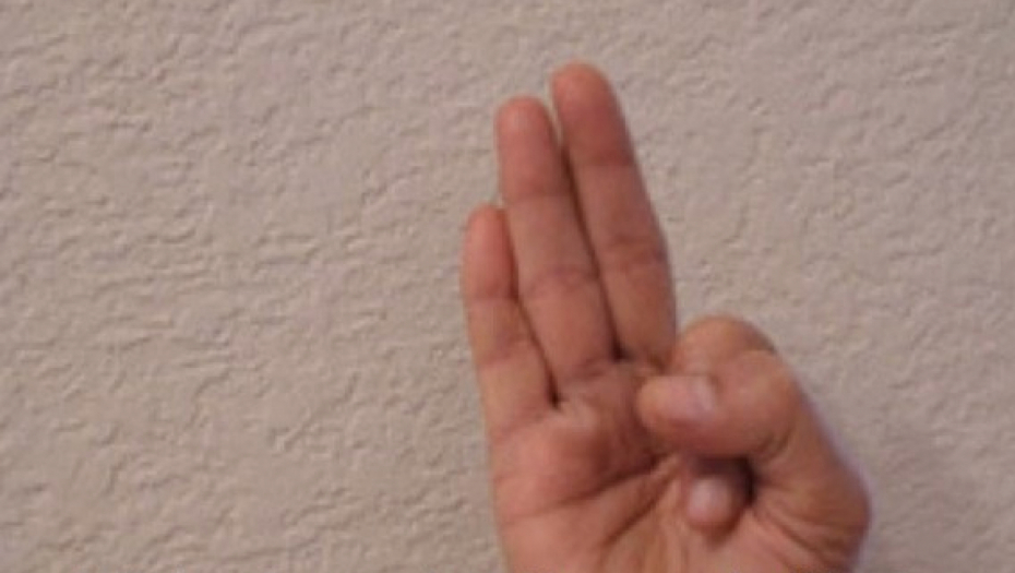 NAJBRŽI NAČIN DA POBEDITE STRES Zadržite ruku u ovom položaju i osetićete fenomenalan efekat