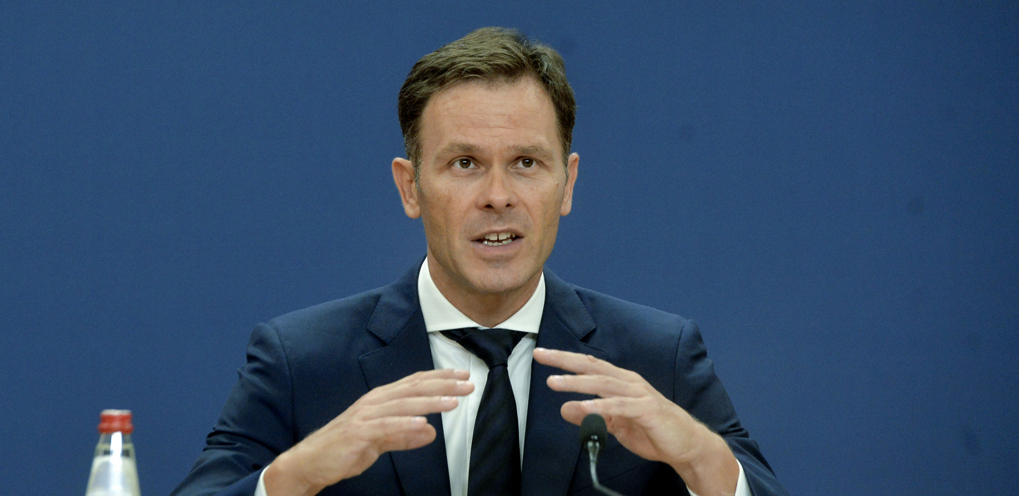 SINIŠA MALI MATIRAO NIKEZIĆA "Mi ćemo nastaviti da gradimo i dalje, a Vi u Vaš dnevnik upišite 17. decembar"