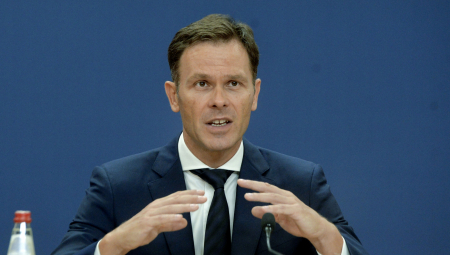 Ministar Mali odgovorio Nikeziću: "Dosta nam je vaše opšte prakse, ovako to izgleda i zvuči kada se radi konkretno"