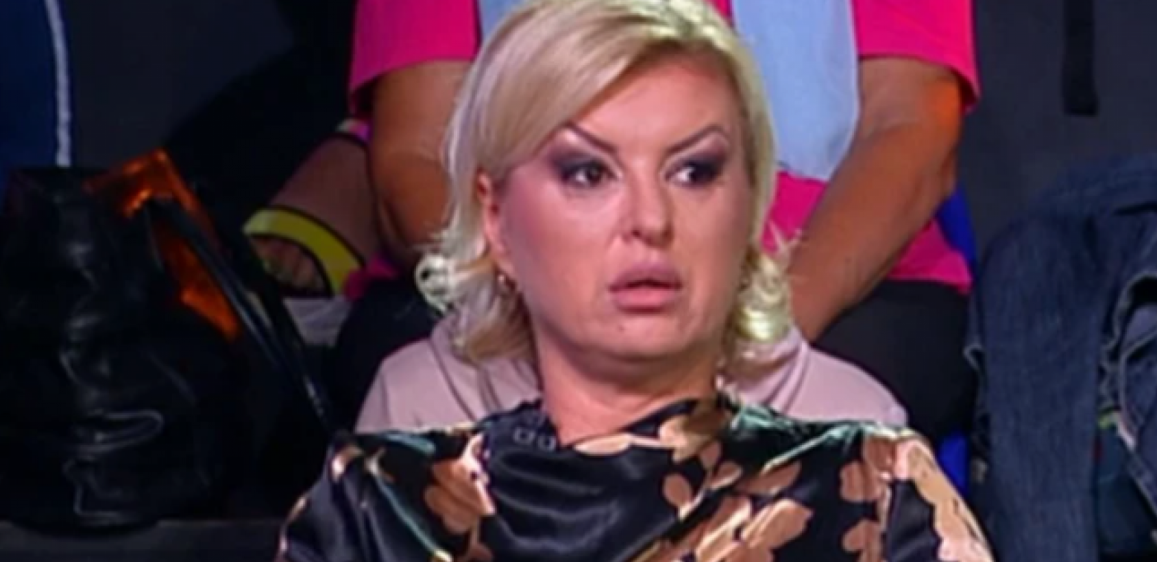 PEVAČICA OTEČENA OD PLAKANJA STIGLA NA SAHRANU! Otkrila do sada nepoznate detalje, pa priznala: Na lekovima sam!