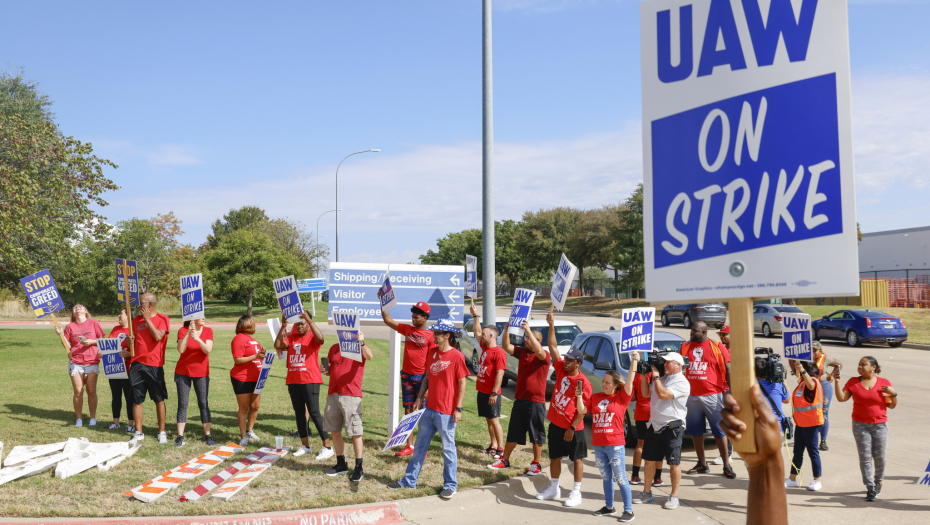 MASOVNI ŠTRAJKOVI U SAD Radnici prekidaju s poslom u 20 država, auto-industrija u zastoju