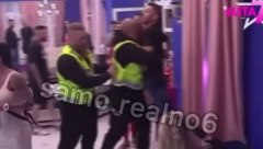 OBEZBEĐENJE ODMAH ULETELO U BELU KUĆU! Haos na imanju u Šimanovcima! (VIDEO)