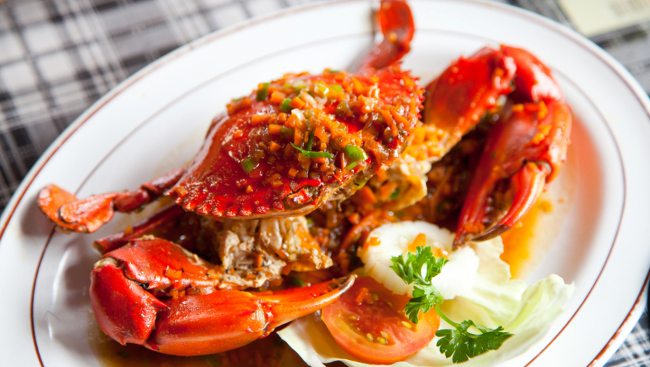 RAČUN OD 200 EVRA ZAVRŠIO U MORU: Scena iz restorana o kojoj bruji svet (VIDEO)