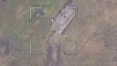 RUSI UNIŠTII "LEOPARDE" Gori nemački tenk u pravcu Kupjanska (VIDEO)