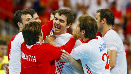 UZNEMIRUJUĆE Pojavio se snimak zlostavljanja: Ovako je reprezentativac Hrvatske tukao ženu - 10 minuta jezivog pakla