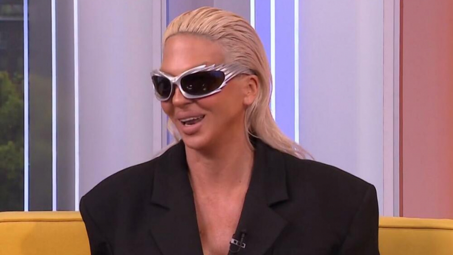 BILA BIH SA TOBOM, VOLIM PLAVUŠE Karleuša se u emisiji uživo obratila voditeljki i šokirala rečima!