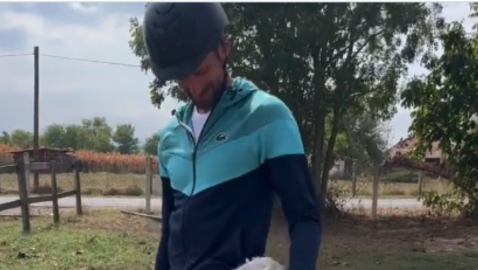 ĐOKOVIĆ NA KOSMAJU Nole otišao na časove jahanja, a zbog snimka sa jednom životinjom, navijači su potpuno odlepili (VIDEO)