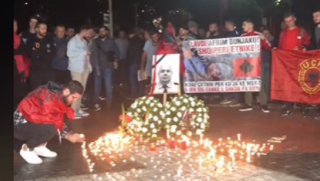 "KRV SE NE PRAŠTA" Albanci slave ubijenog policajca uz zastave OVK, poslali jezivu poruku