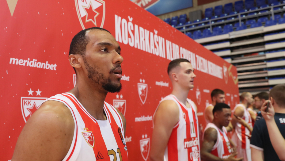 MEŠAJU SRBIJU I SIBIR Zvezdin novajlija često mora da objašnja ovo