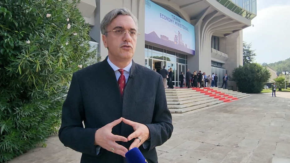 Čadež iz Tirane: Zbog političkih ograničenja kompanije sve teže posluju