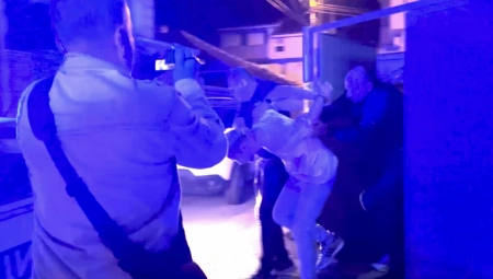 NOŽEM UBO SUGRADJANINA U VRAT Snimci hapšenja osumnjičenog u Novom Pazaru (FOTO)