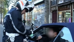 VOZAČI ZBUNJENI: Francuzi neobičnim metodom usporavaju saobraćaj (foto)