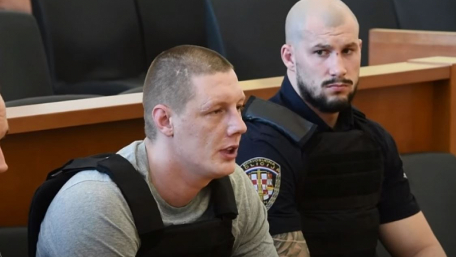 OSUĐEN UBICA ŠKALJARCA NA OSTRVU PAG Izrešetao ga naočigled prolaznika koji su snimili ubistvo