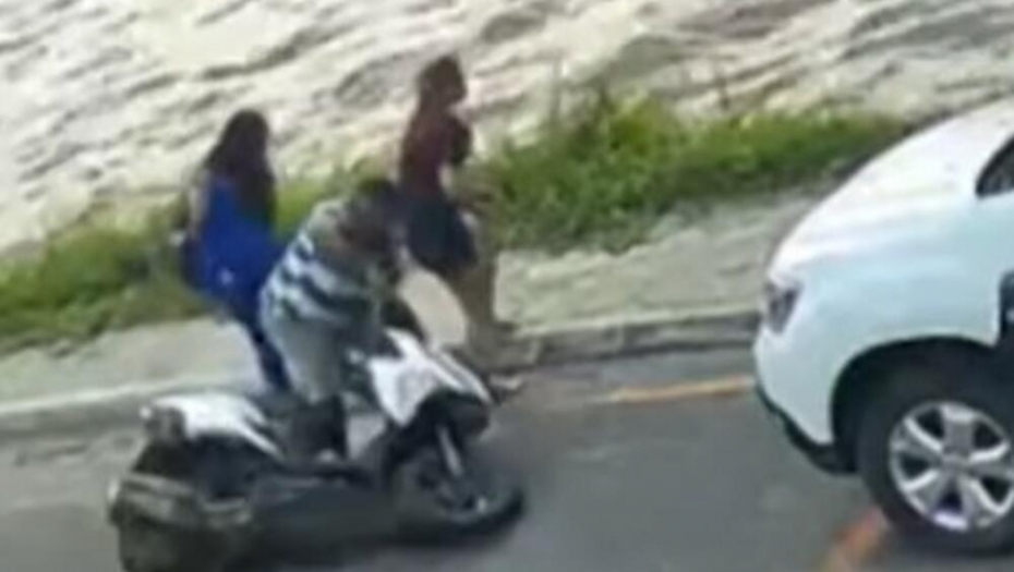 SVI SE SMEJU OVOM KRALJU Hteo da pokaže da je frajer, pa se izblamirao za sve pare (VIDEO)
